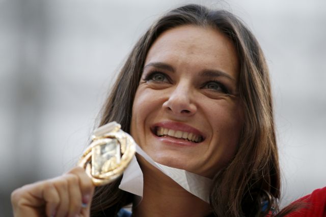 «Τα μαζεύει» η Ισινμπάγεβα μετά το σάλο με τις ομοφοβικές δηλώσεις